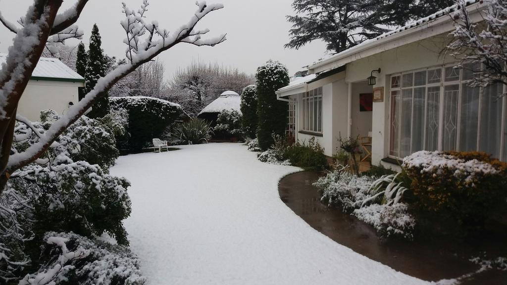 Rosewood Corner, Clarens Bed & Breakfast エクステリア 写真