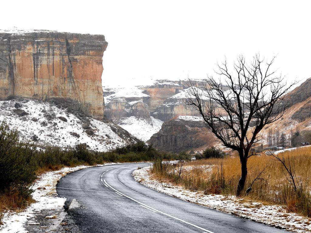 Rosewood Corner, Clarens Bed & Breakfast エクステリア 写真
