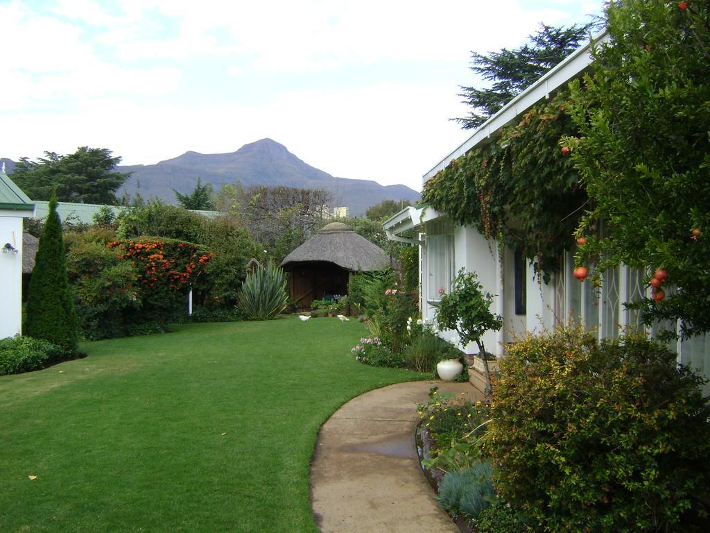 Rosewood Corner, Clarens Bed & Breakfast エクステリア 写真