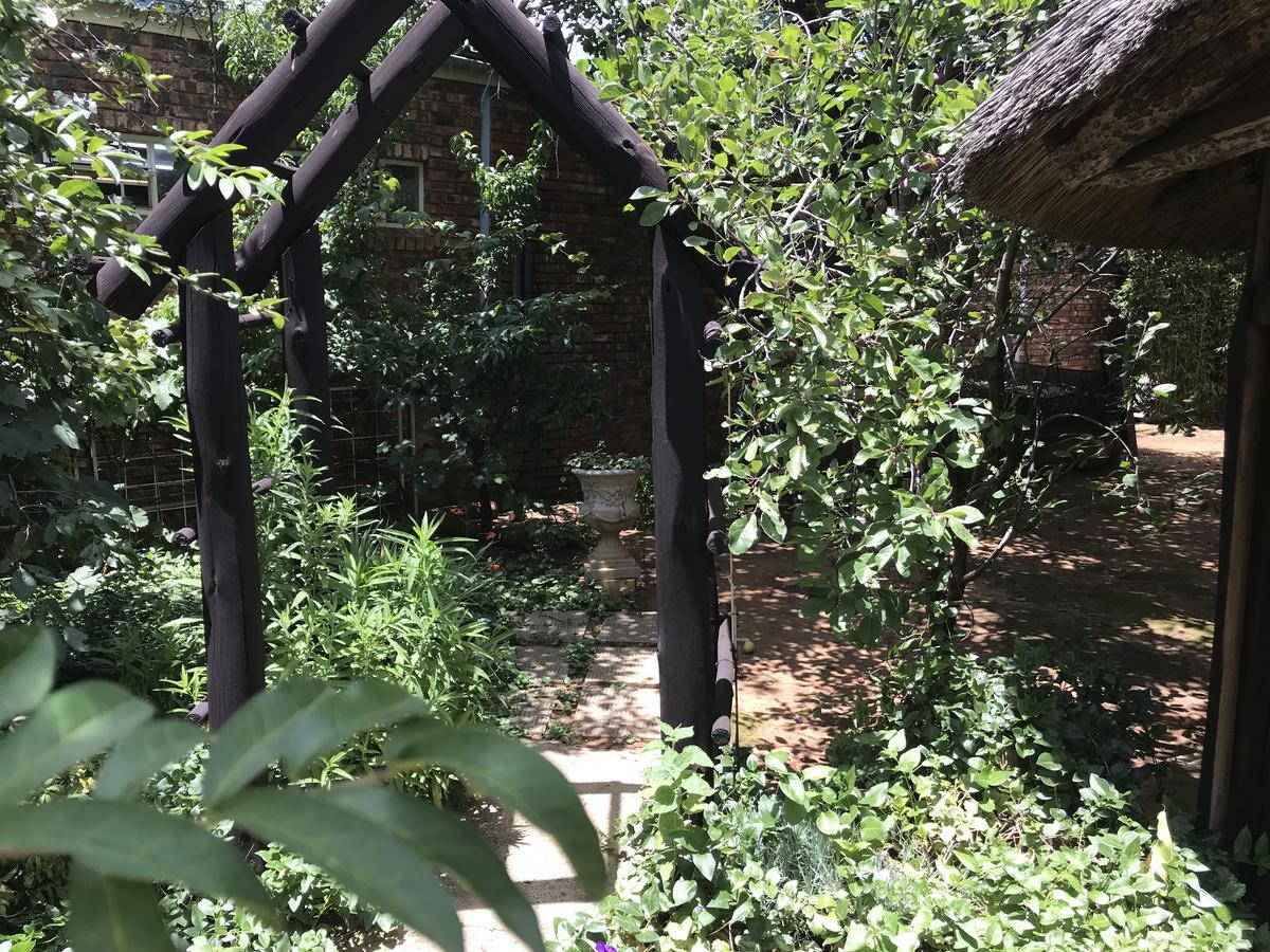 Rosewood Corner, Clarens Bed & Breakfast エクステリア 写真