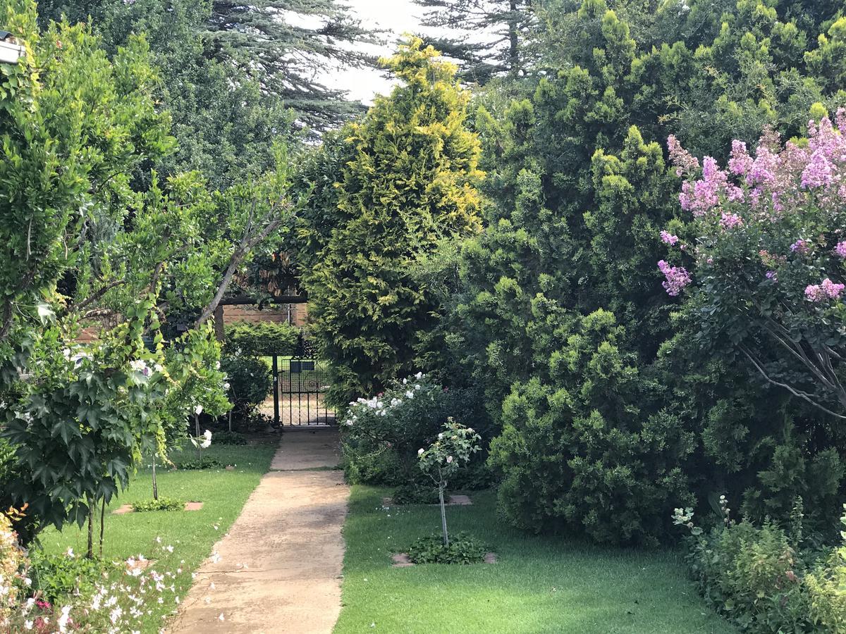 Rosewood Corner, Clarens Bed & Breakfast エクステリア 写真