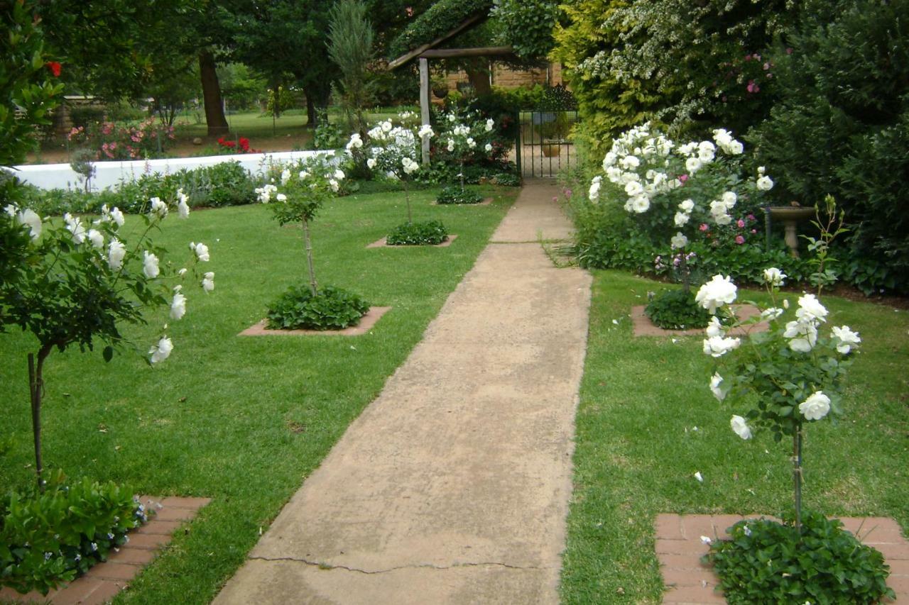 Rosewood Corner, Clarens Bed & Breakfast エクステリア 写真