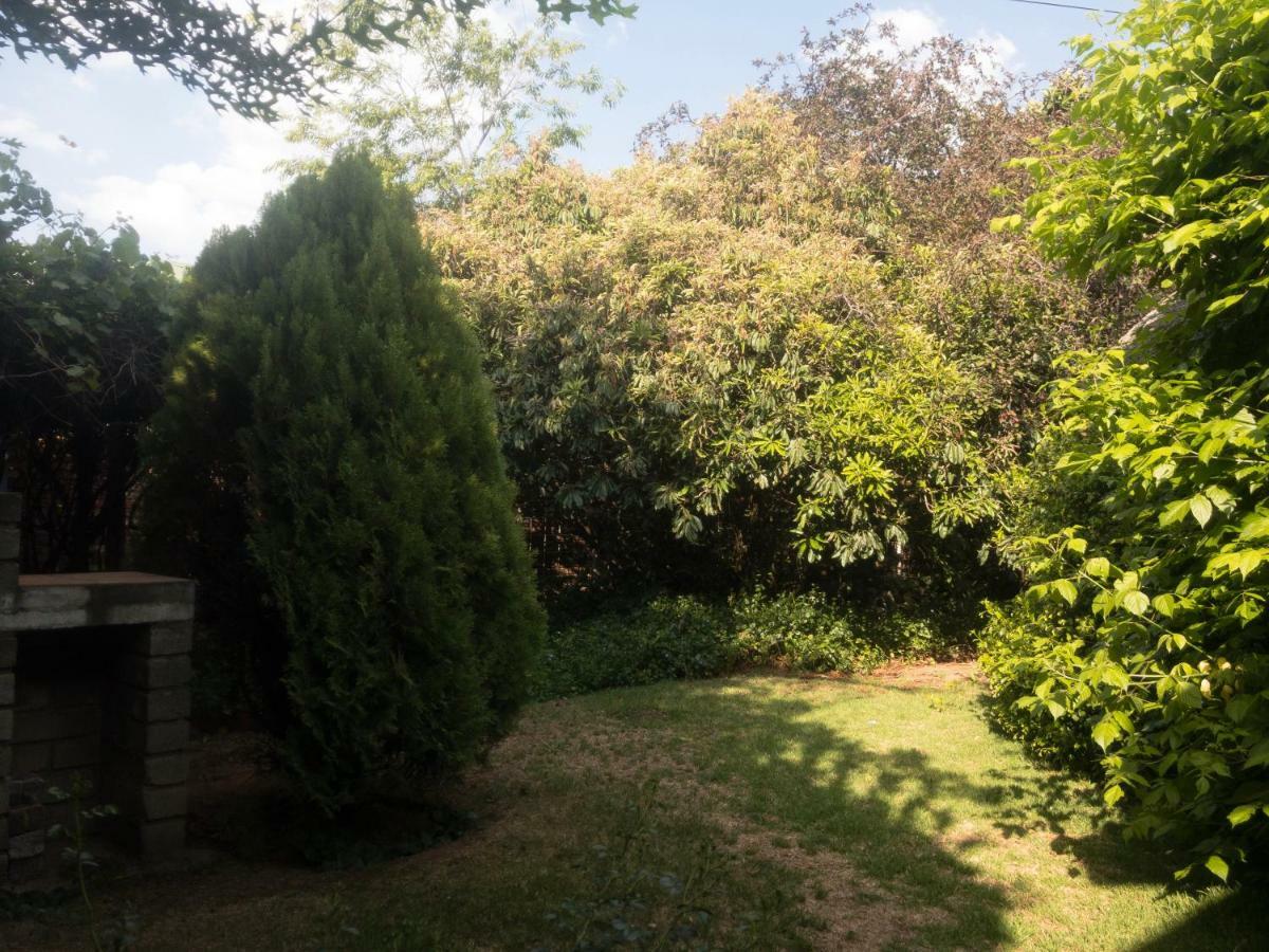 Rosewood Corner, Clarens Bed & Breakfast エクステリア 写真
