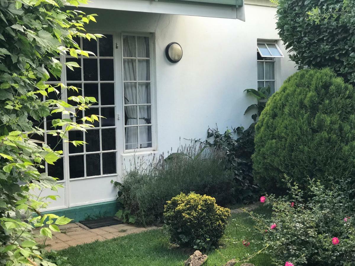 Rosewood Corner, Clarens Bed & Breakfast エクステリア 写真