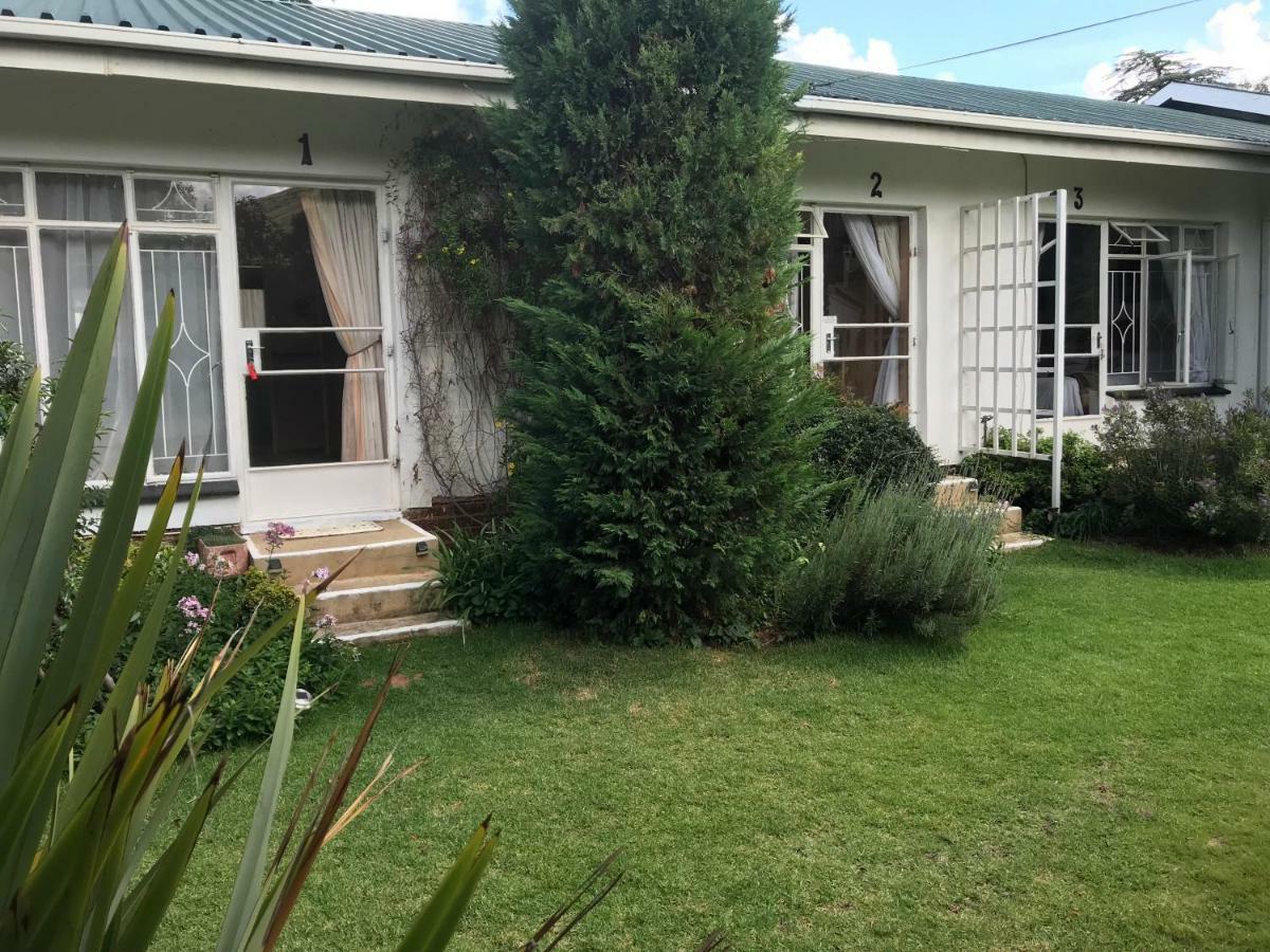 Rosewood Corner, Clarens Bed & Breakfast エクステリア 写真